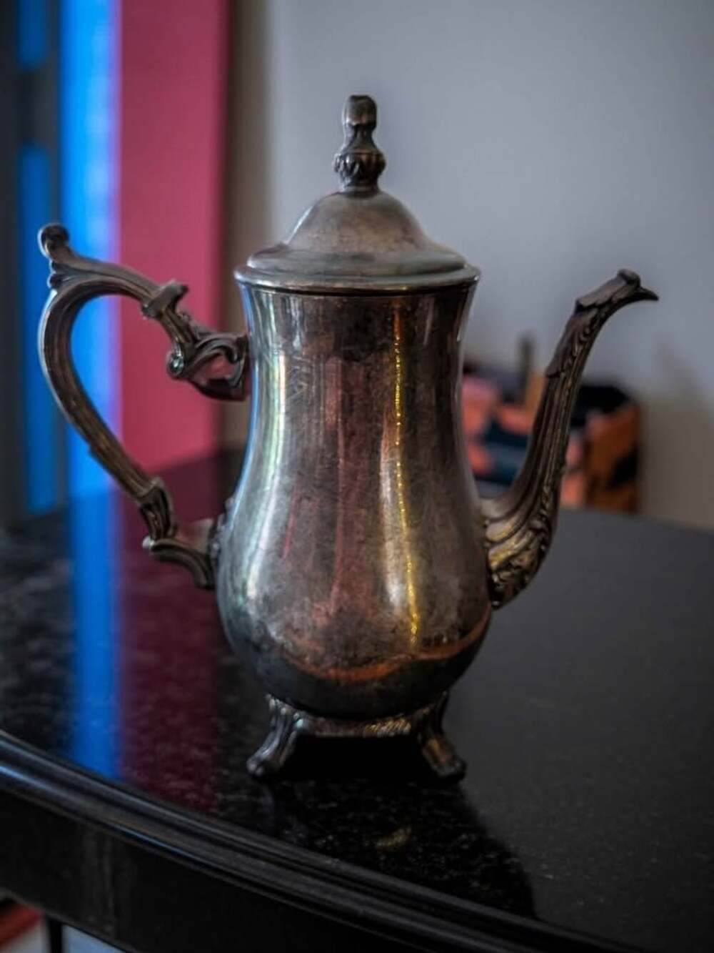 Vintage silverplate coffee pot ornate footed Victorian Wm Rogers 800